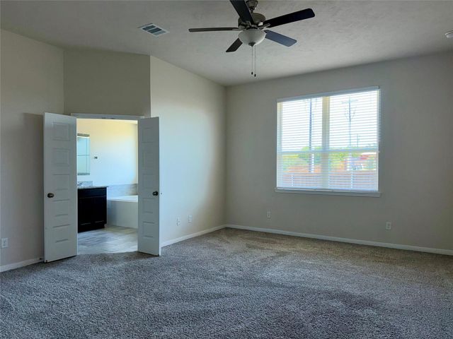 1452 Lake Ridge Drive, Brenham, TX 77833