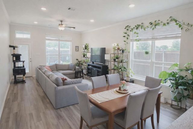1452 Lake Ridge Drive, Brenham, TX 77833
