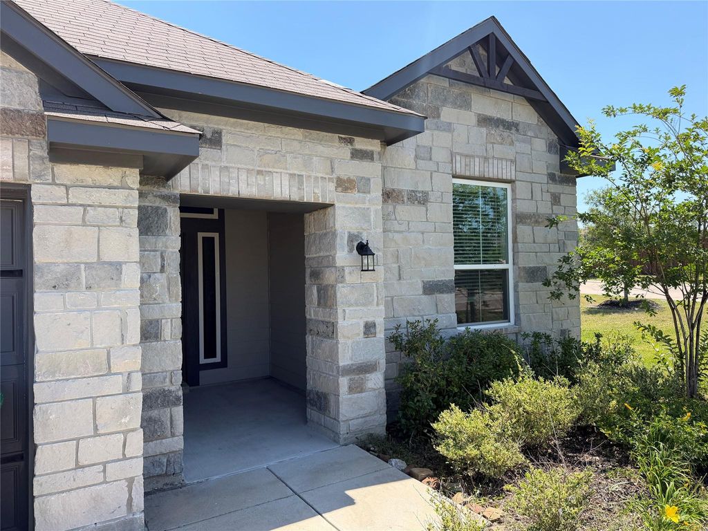 1452 Lake Ridge Drive, Brenham, TX 77833