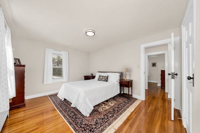 9 Priscilla Ln, Winchester, MA 01890