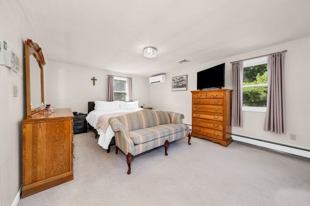 9 Priscilla Ln, Winchester, MA 01890