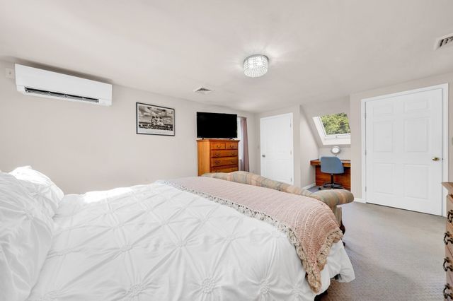 9 Priscilla Ln, Winchester, MA 01890