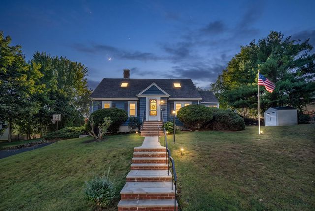 9 Priscilla Ln, Winchester, MA 01890