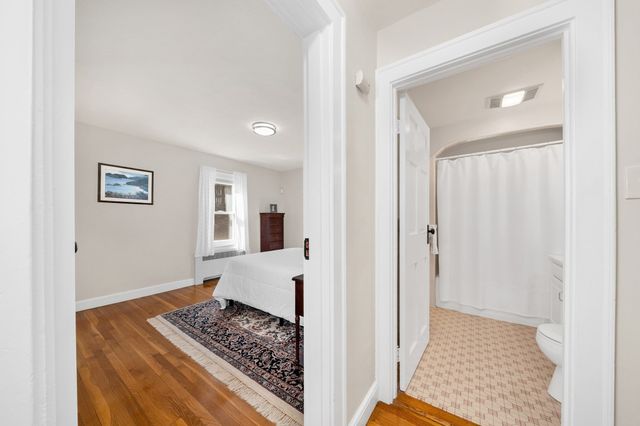 9 Priscilla Ln, Winchester, MA 01890