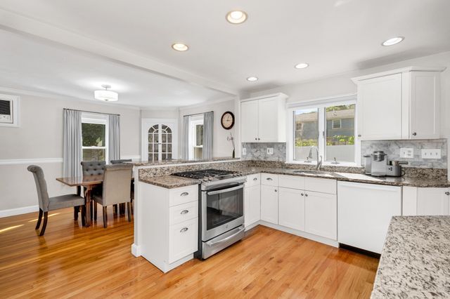 9 Priscilla Ln, Winchester, MA 01890