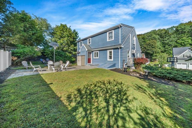 9 Priscilla Ln, Winchester, MA 01890