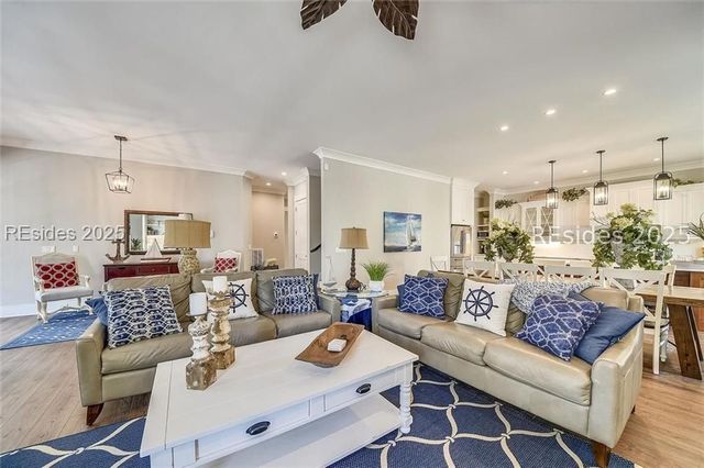 19 Sanddollar Rd, Hilton Head Island, SC 29928