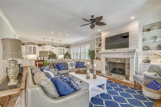 19 Sanddollar Rd, Hilton Head Island, SC 29928