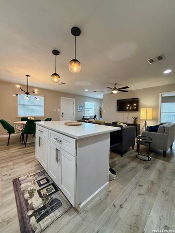 514 Martin Luther King Dr, San Antonio, TX 78203