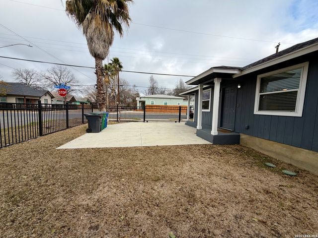 514 Martin Luther King Dr, San Antonio, TX 78203