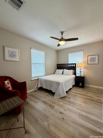 514 Martin Luther King Dr, San Antonio, TX 78203