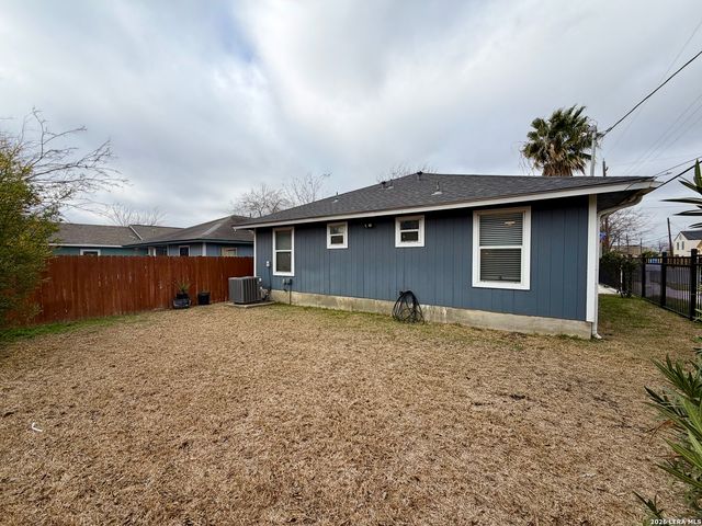 514 Martin Luther King Dr, San Antonio, TX 78203