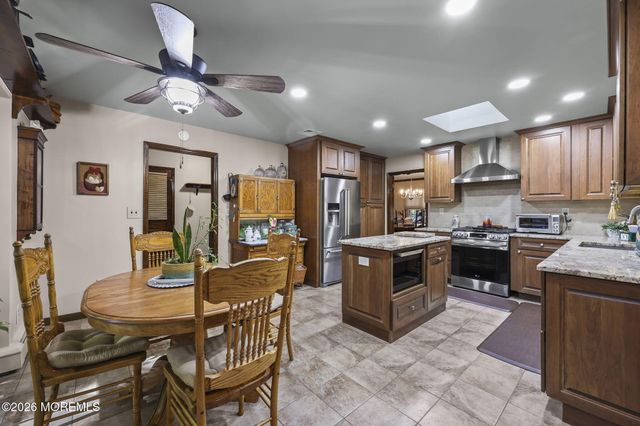 11 Colona Road, Wayne, NJ 07470