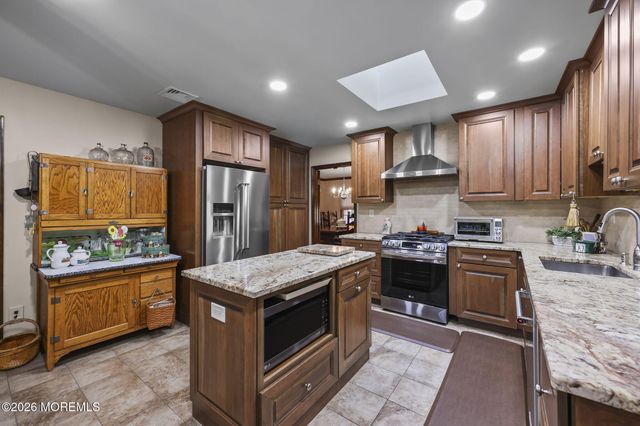 11 Colona Road, Wayne, NJ 07470