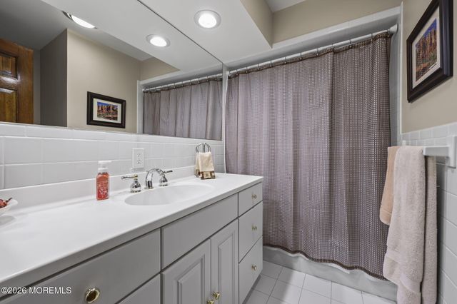 11 Colona Road, Wayne, NJ 07470