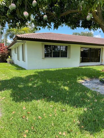 19265 E Saint Andrews Drive, Hialeah, FL 33015