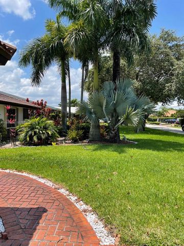 19265 E Saint Andrews Drive, Hialeah, FL 33015