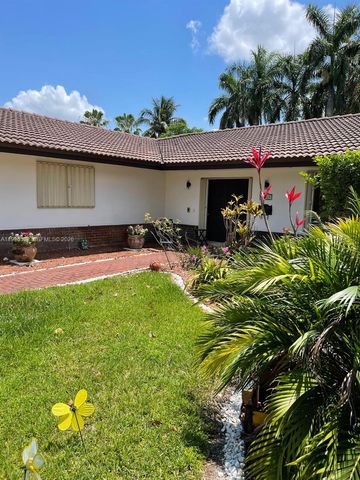 19265 E Saint Andrews Drive, Hialeah, FL 33015