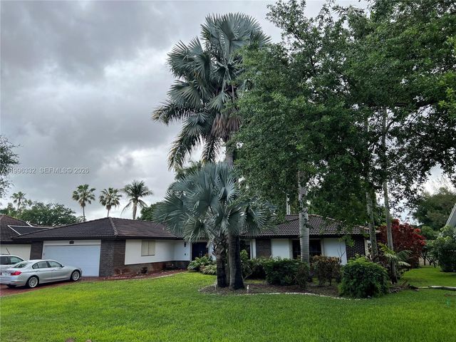 19265 E Saint Andrews Drive, Hialeah, FL 33015