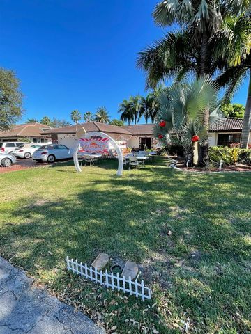 19265 E Saint Andrews Drive, Hialeah, FL 33015