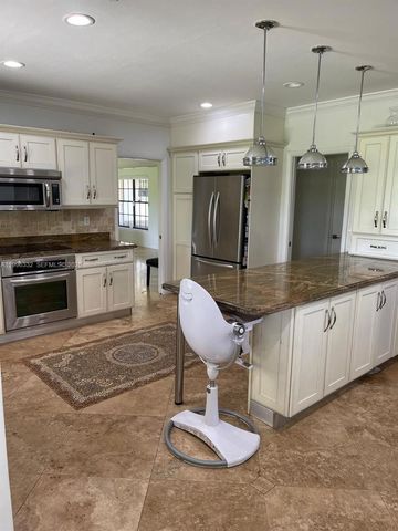 19265 E Saint Andrews Drive, Hialeah, FL 33015