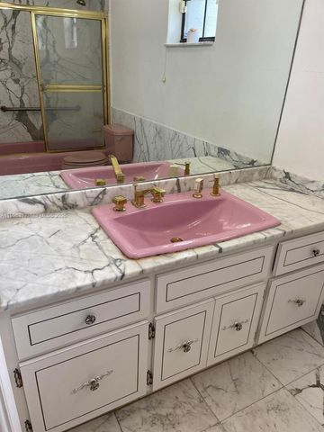 19265 E Saint Andrews Drive, Hialeah, FL 33015