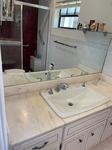 19265 E Saint Andrews Drive, Hialeah, FL 33015