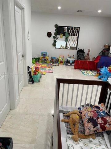 19265 E Saint Andrews Drive, Hialeah, FL 33015