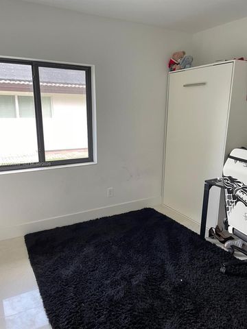 19265 E Saint Andrews Drive, Hialeah, FL 33015
