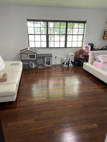 19265 E Saint Andrews Drive, Hialeah, FL 33015