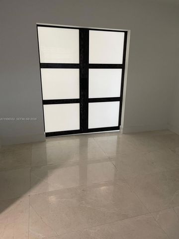19265 E Saint Andrews Drive, Hialeah, FL 33015