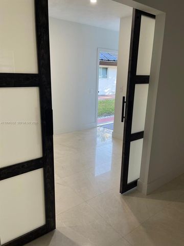 19265 E Saint Andrews Drive, Hialeah, FL 33015