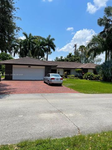19265 E Saint Andrews Drive, Hialeah, FL 33015