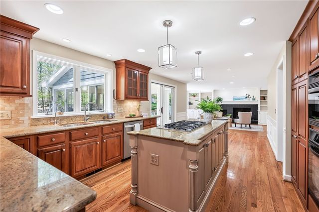 34 Wood Stone Rise, Pittsford, NY 14534