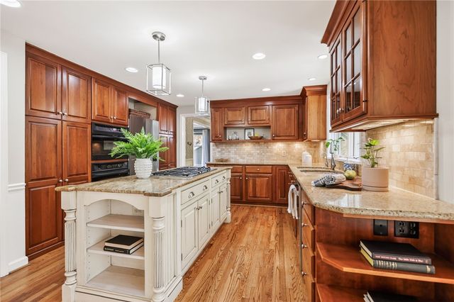 34 Wood Stone Rise, Pittsford, NY 14534