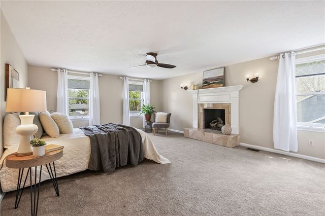 34 Wood Stone Rise, Pittsford, NY 14534