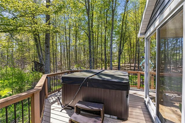 34 Wood Stone Rise, Pittsford, NY 14534