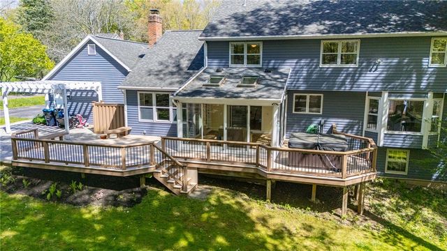 34 Wood Stone Rise, Pittsford, NY 14534