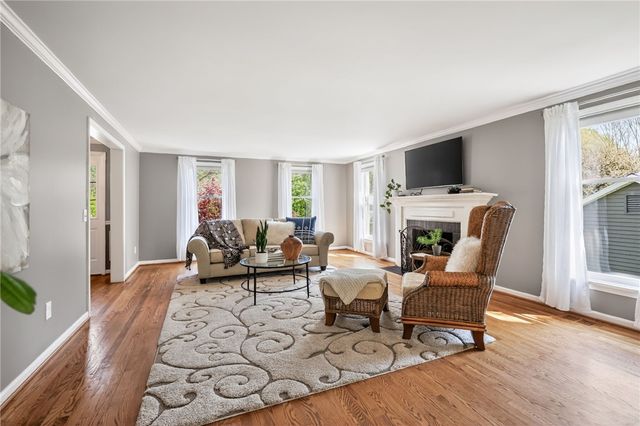 34 Wood Stone Rise, Pittsford, NY 14534