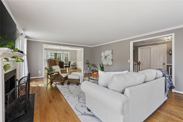 34 Wood Stone Rise, Pittsford, NY 14534