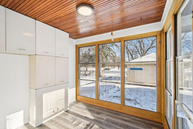 5325 Hiawatha Lane, Minneapolis, MN 55417