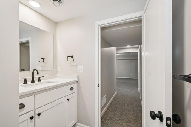 5325 Hiawatha Lane, Minneapolis, MN 55417