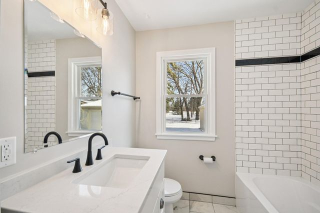 5325 Hiawatha Lane, Minneapolis, MN 55417