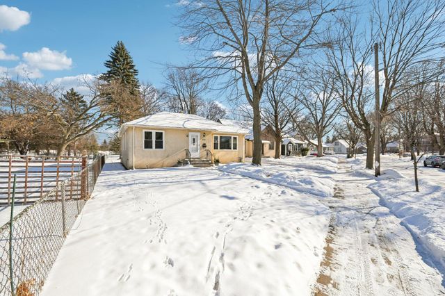 5325 Hiawatha Lane, Minneapolis, MN 55417