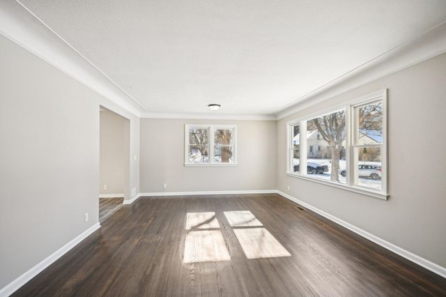 5325 Hiawatha Lane, Minneapolis, MN 55417