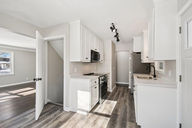 5325 Hiawatha Lane, Minneapolis, MN 55417