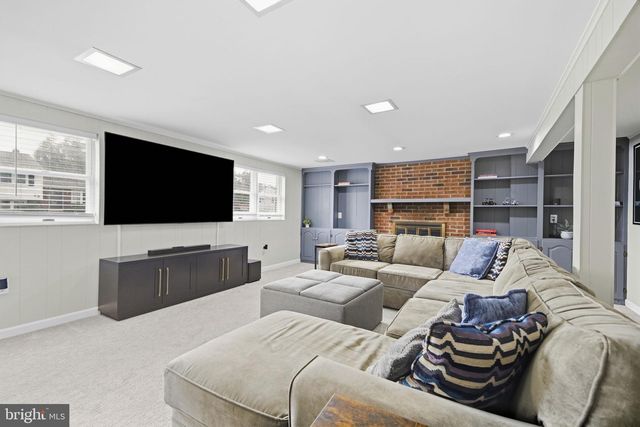84 WINDING WAY, Hamilton, NJ 08620