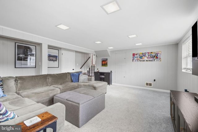 84 WINDING WAY, Hamilton, NJ 08620