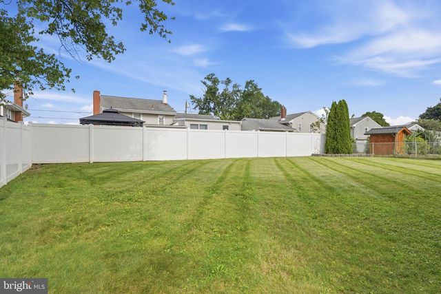 84 WINDING WAY, Hamilton, NJ 08620