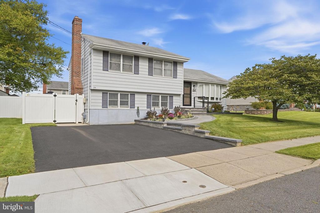 84 WINDING WAY, Hamilton, NJ 08620